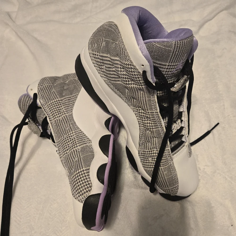 Jordan 13Retro Houndstooth Size 5.5 Color Grey/Purple
